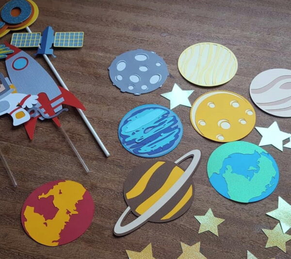 Arquivo de corte topo de bolo astronauta