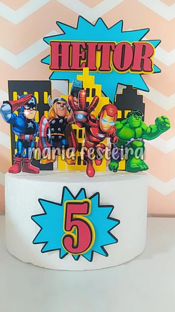 Arquivo de corte Topo de Bolo vingadores desenho 17